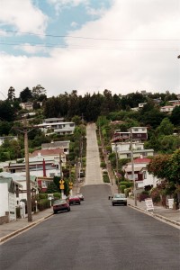 New-Zealand-east-coast-Dunedin-Baldwin-Street-steepest-street-trees-houses-tweaked-MB